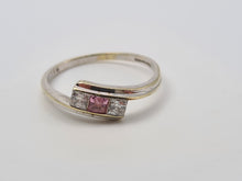 Load image into Gallery viewer, 4581: Vintage 9ct White Gold Cubic Zirconias Dress Ring- cute and crisp
