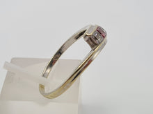 Load image into Gallery viewer, 4581: Vintage 9ct White Gold Cubic Zirconias Dress Ring- cute and crisp
