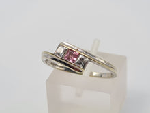 Load image into Gallery viewer, 4581: Vintage 9ct White Gold Cubic Zirconias Dress Ring- cute and crisp
