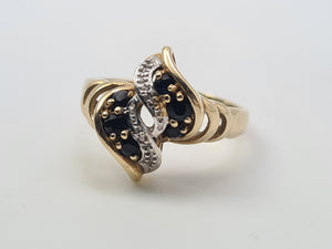 4651: Vintage, Abstract 9ct Gold Blue Sapphires Brilliant Cut Diamonds Ring- striking design