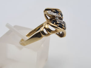 4651: Vintage, Abstract 9ct Gold Blue Sapphires Brilliant Cut Diamonds Ring- striking design