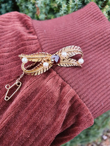 4459: Vintage: 9ct Gold "Bow Brooch" Garnets Seed Pearls - lovely symmetry