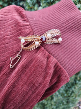 Load image into Gallery viewer, 4459: Vintage: 9ct Gold &quot;Bow Brooch&quot; Garnets Seed Pearls - lovely symmetry
