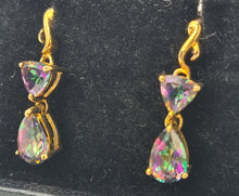 Load image into Gallery viewer, 4968: Vintage: 9ct Gold Caribbean Topaz Drop Stud Earrings- petite colour changers
