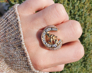 6009:Vintage 9ct Gold Simulated Diamonds Lucky  Horseshoe Statement Ring - Huge