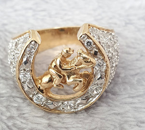 6009:Vintage 9ct Gold Simulated Diamonds Lucky  Horseshoe Statement Ring - Huge