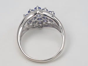 4960: Vintage & Large:9ct White Gold 14 Round cut Tanzanites Dress Ring- crisp eye candy