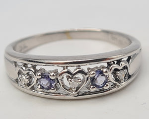 4942: Vintage: 9ct White Gold Tanzanite Diamonds "Love Heart" Ring- crisp condition