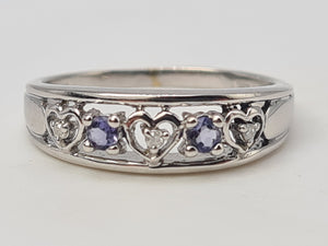 4942: Vintage: 9ct White Gold Tanzanite Diamonds "Love Heart" Ring- crisp condition