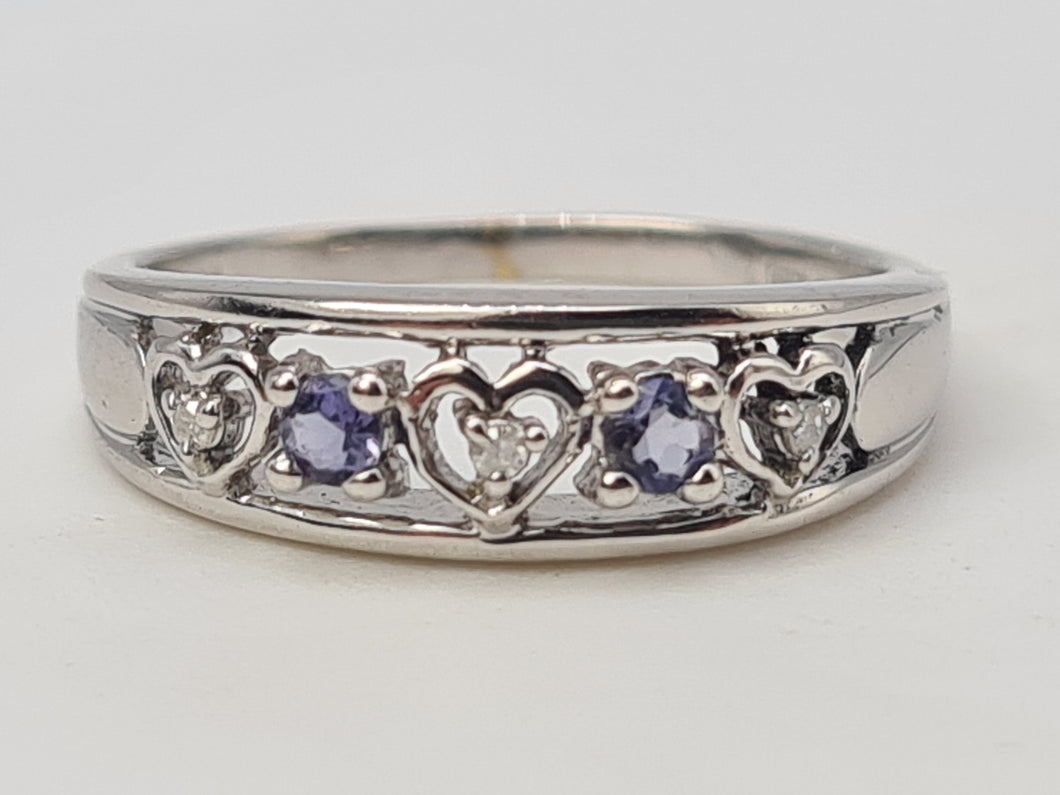 4942: Vintage: 9ct White Gold Tanzanite Diamonds 