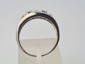 4942: Vintage: 9ct White Gold Tanzanite Diamonds "Love Heart" Ring- crisp condition