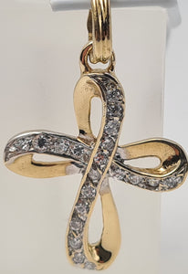 4955: Vintage: 9ct Gold Simulated Diamonds Cross Pendant- lovely