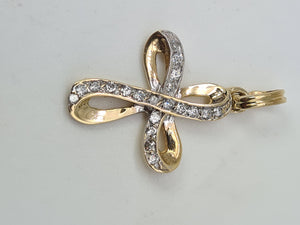 4955: Vintage: 9ct Gold Simulated Diamonds Cross Pendant- lovely